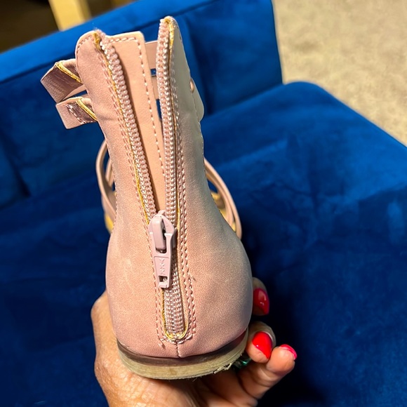 Blush American Eagle Sandals - Picture 6 of 8